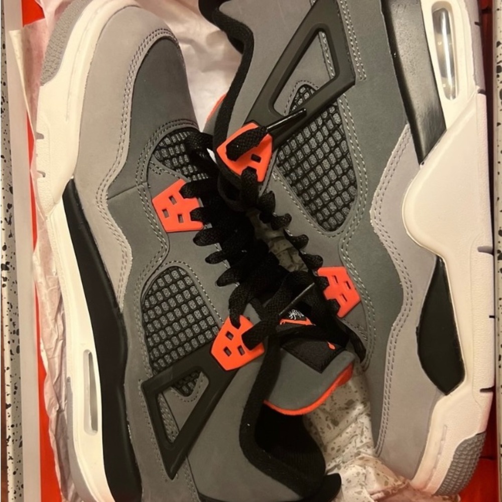 Jordan 4 Infareds Size 10 men